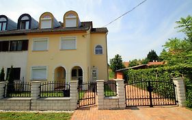 FausztLand Apartments